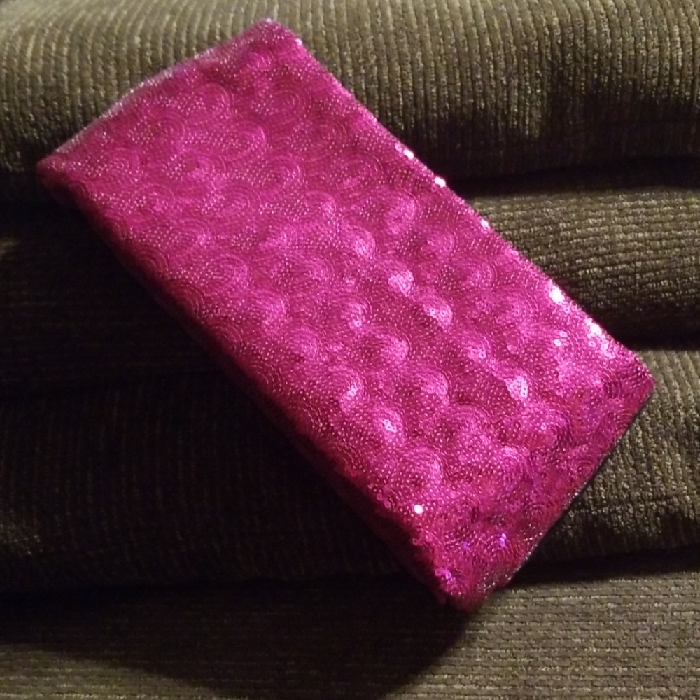 Stylish clutch